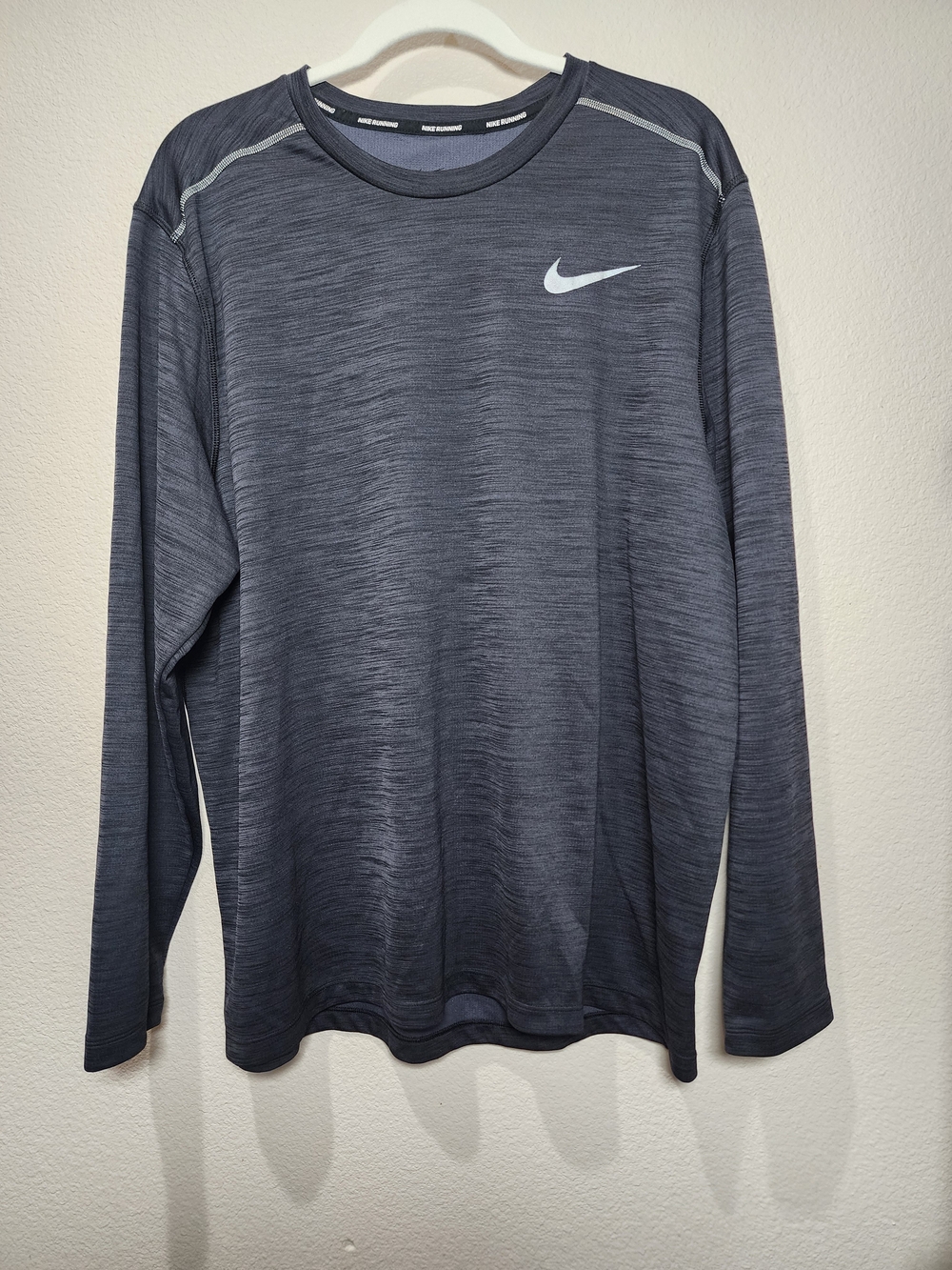 Nike Long-Sleeve Heathered Dark Gray Performance Tee